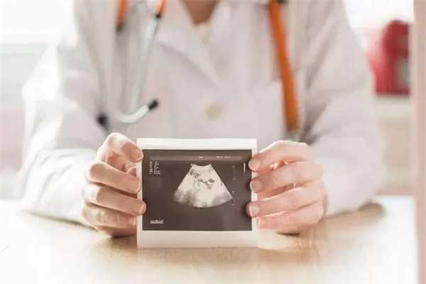 高龄产妇怀双胞胎有风险，孕妇会营养不良胎儿更易早产